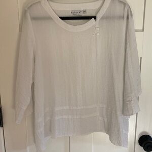 Habitat Women's Elegant White Blouse